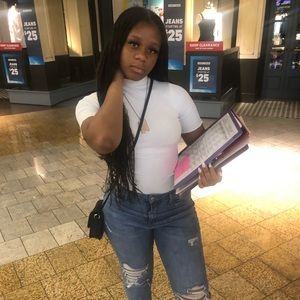 Meet your Posher, Zaniya